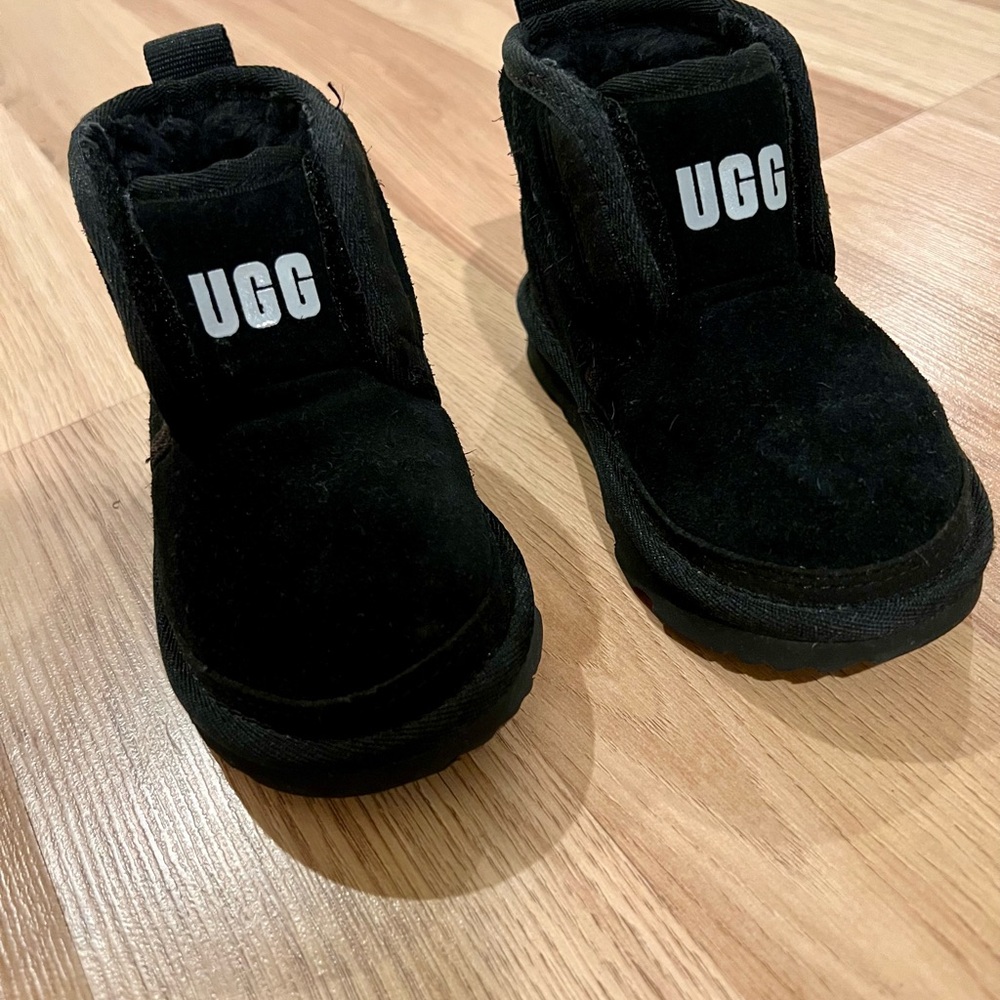 UGG Kids Black Boots - Toddler Size 7 - Excellent Condition